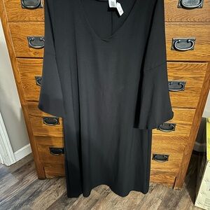 Acting Pro Black and White Oversized Tunic Dress